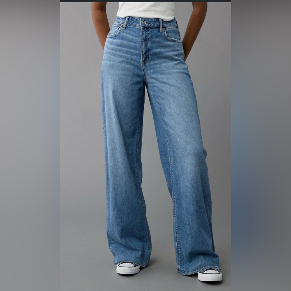 AE Dreamy Drape Stretch Super High-Waisted Baggy Wide-Leg Jean